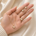 Real pearl jewelry set hero banner 1